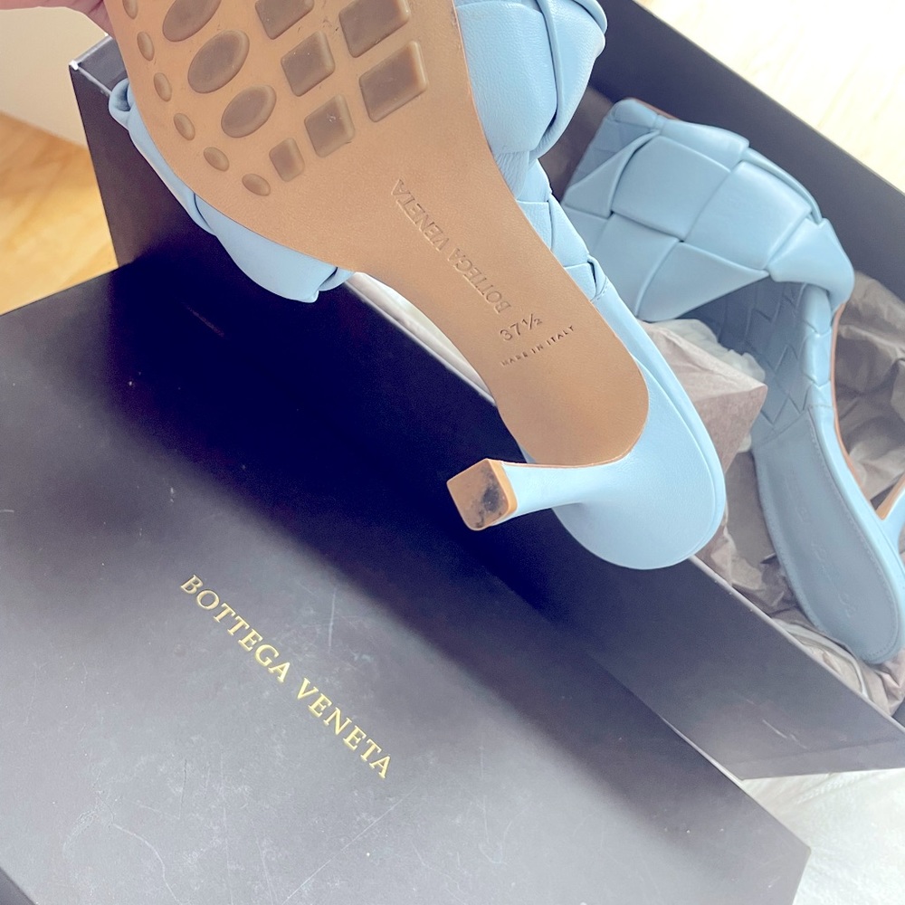 BOTTEGA VENETA
Blue Intrecciato Lido Heeled Sandals In Light Blue
Worn once